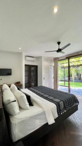 Holiday beautiful Villa 4 Bedroom Garden View Canggu